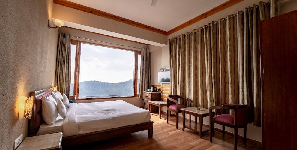 Pine Drive Resort Premium Room 3