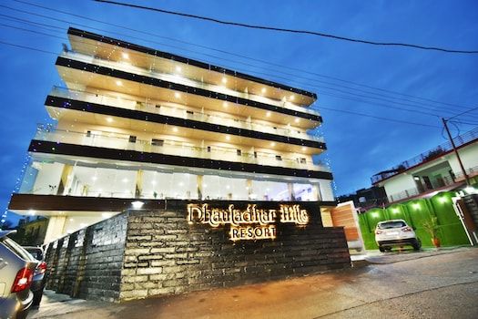 Dhauladhar Hills Resort