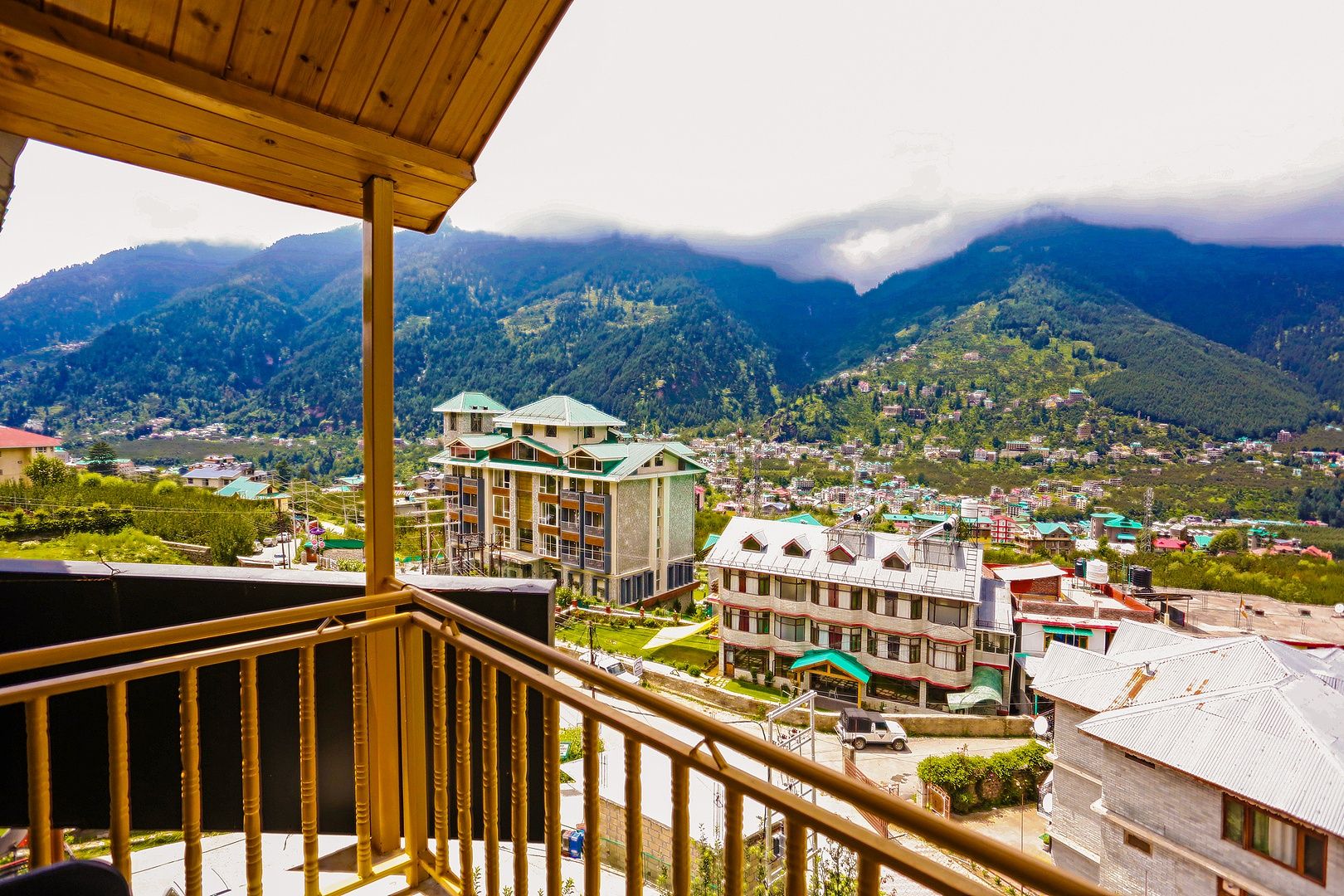 Blossom Hill Retreat Manali Classic Room 3