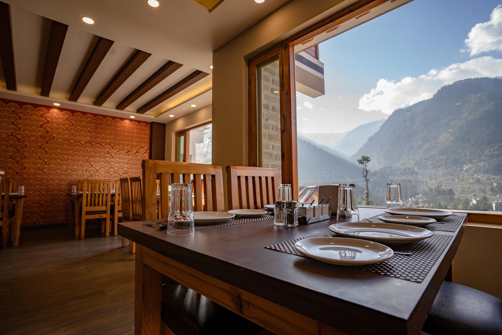 Food & Dining