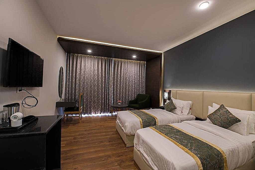 The Khar (Centrally Heated with Air-Conditioning) Executive Room 2