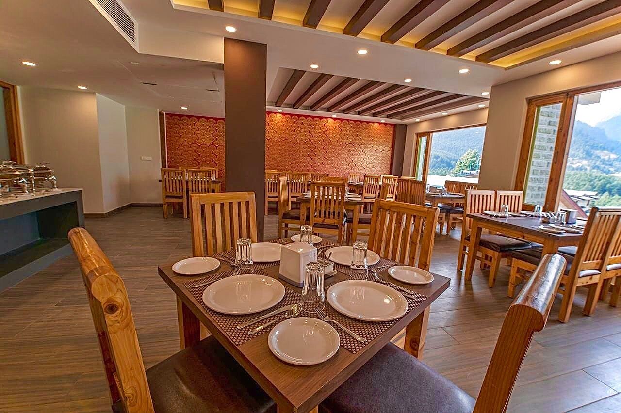 Food & Dining