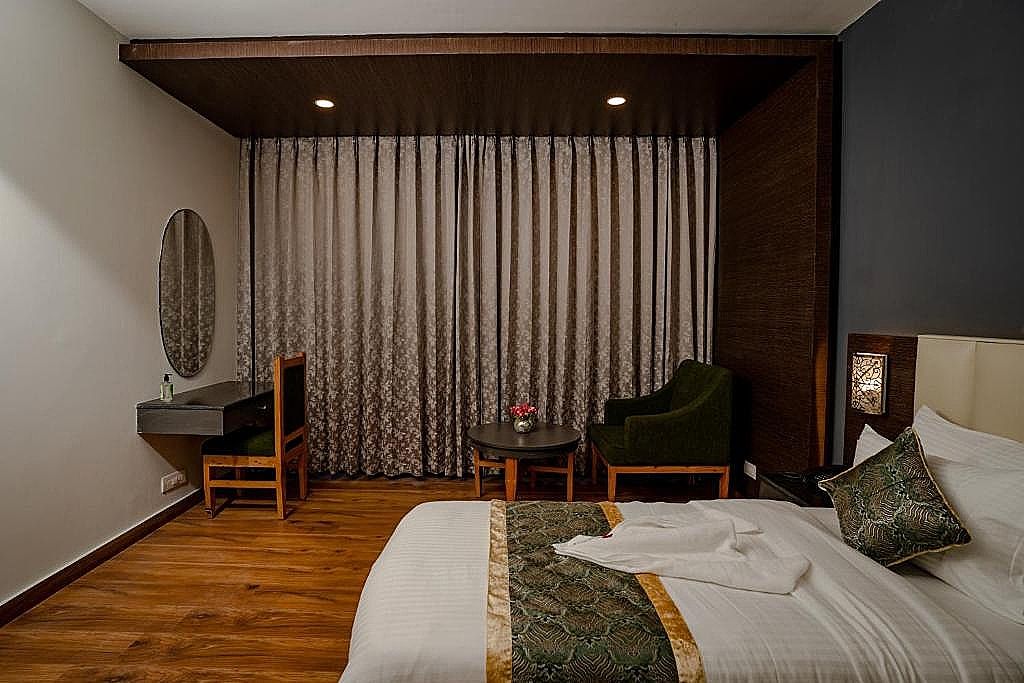 The Khar (Centrally Heated with Air-Conditioning) Executive Room 4