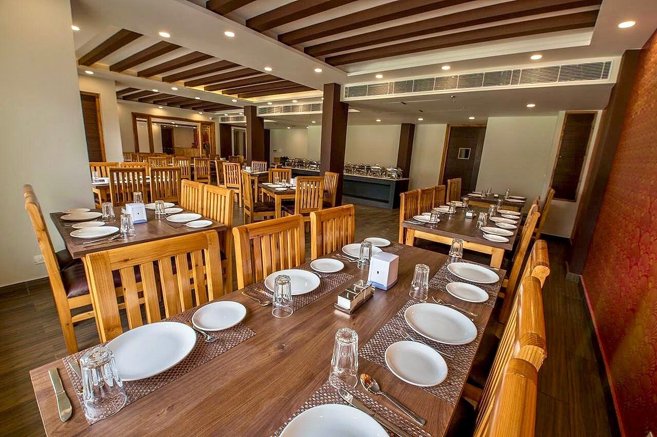 Food & Dining
