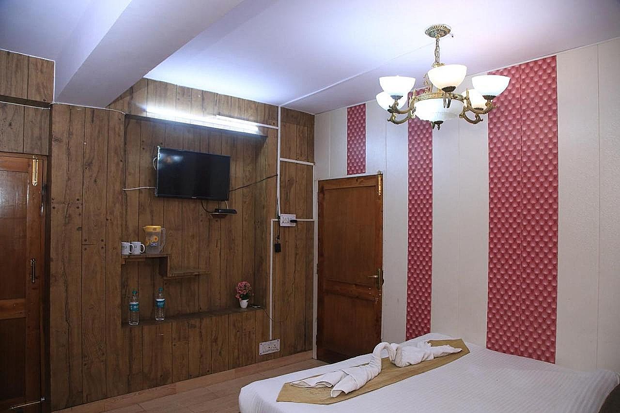 Hotel Pinewood Cottages Shimla