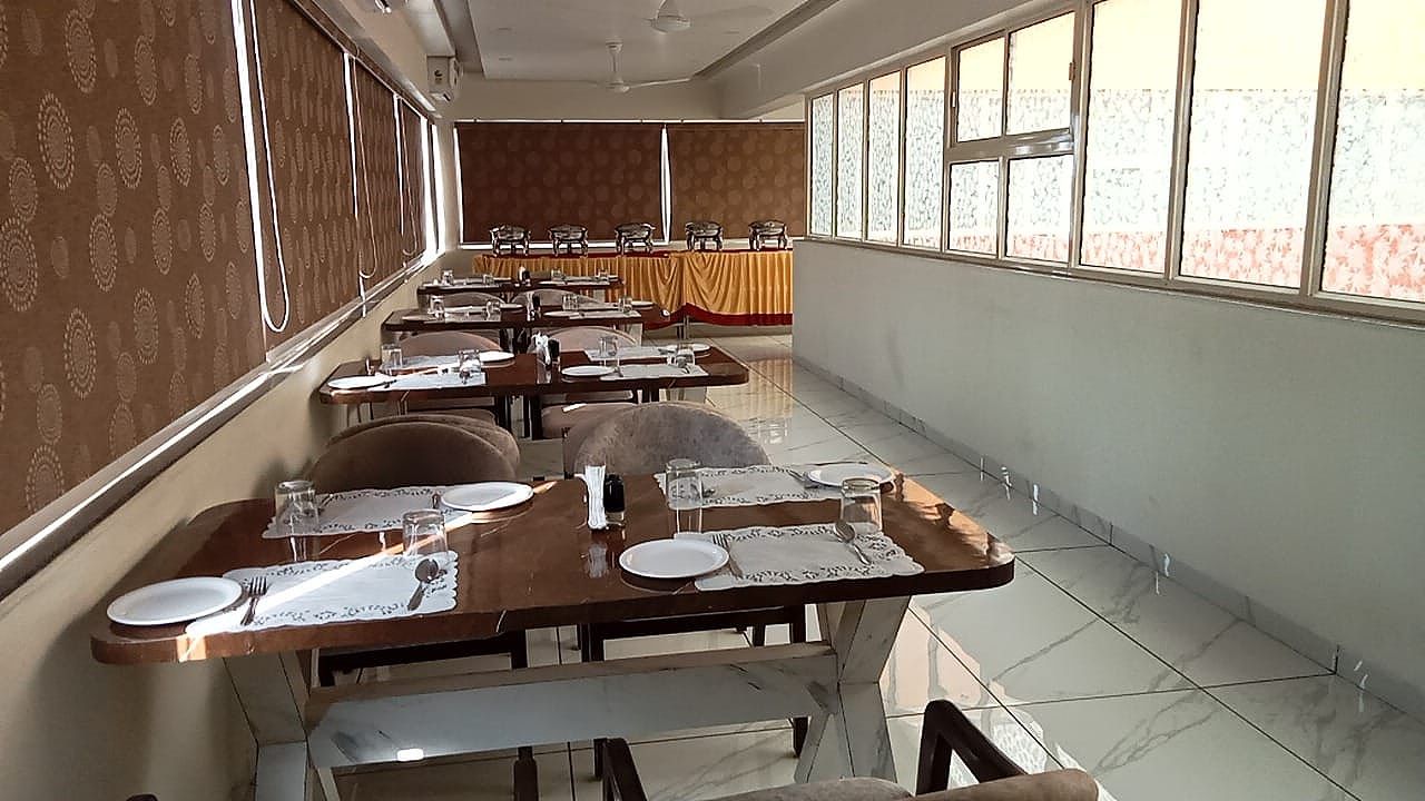 Food & Dining