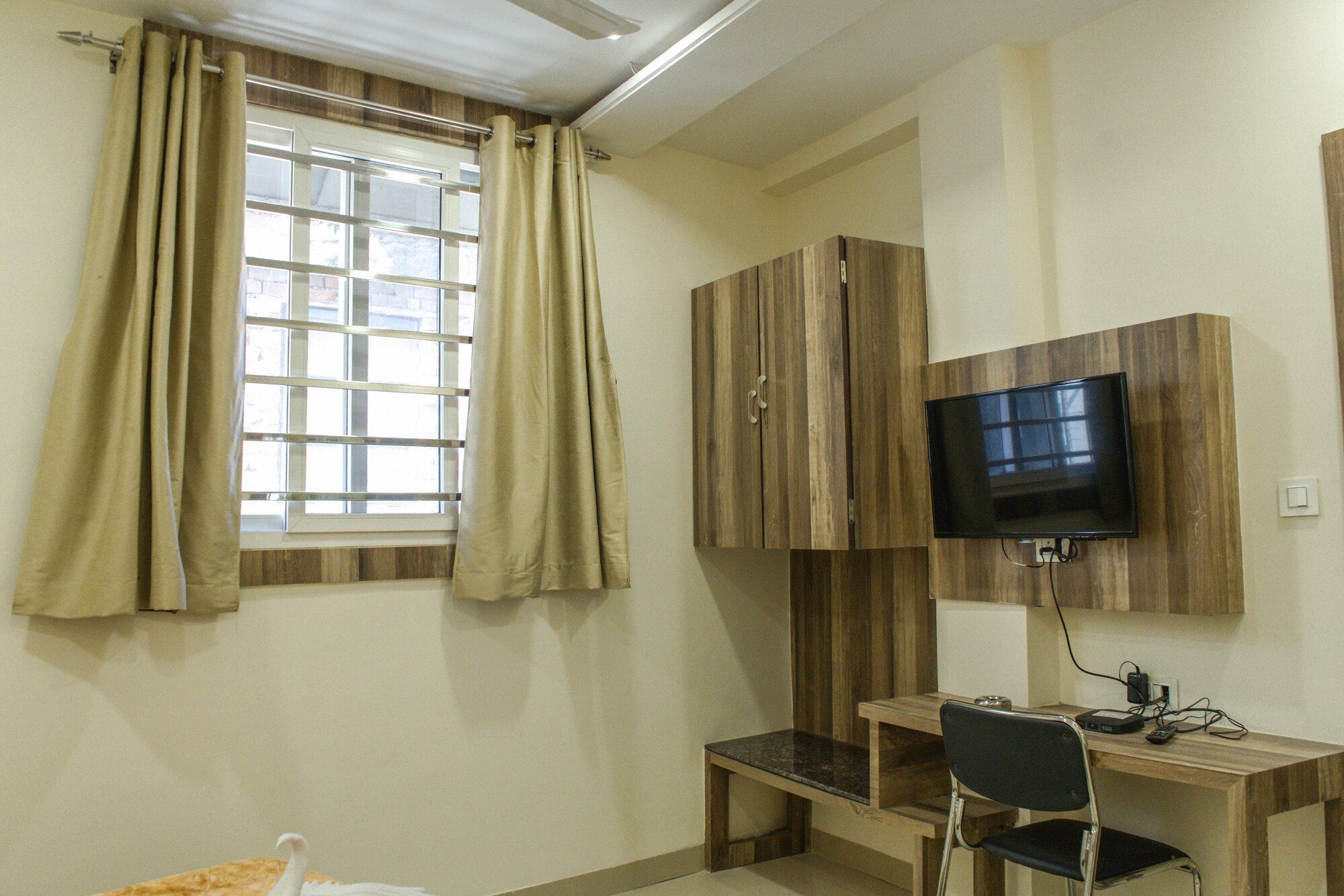 Hotel Anmol Era Deluxe Non AC Room 8