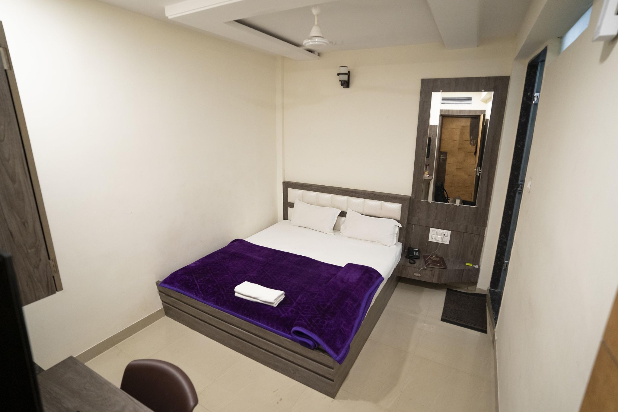 Hotel Anmol Era Deluxe Non AC Room 4