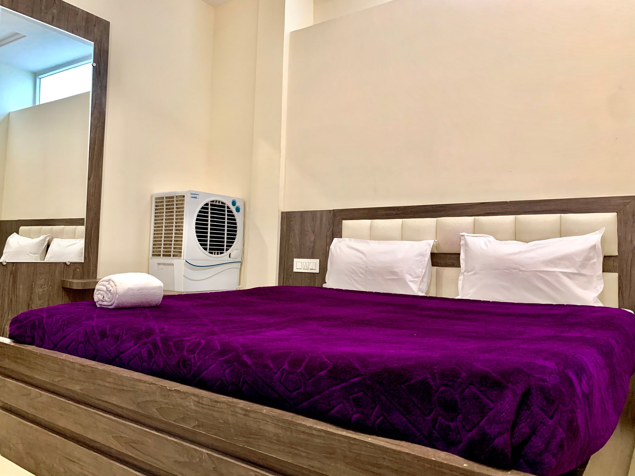 Hotel Anmol Era Deluxe Non AC Room 3