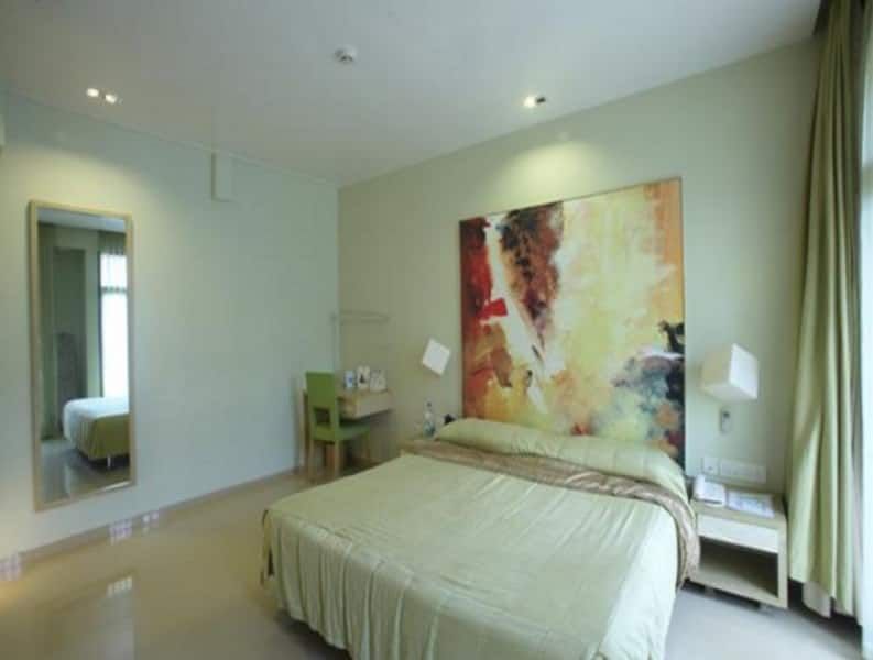 The Waterfront Shaw Lavasa Studio - Mountain Facing