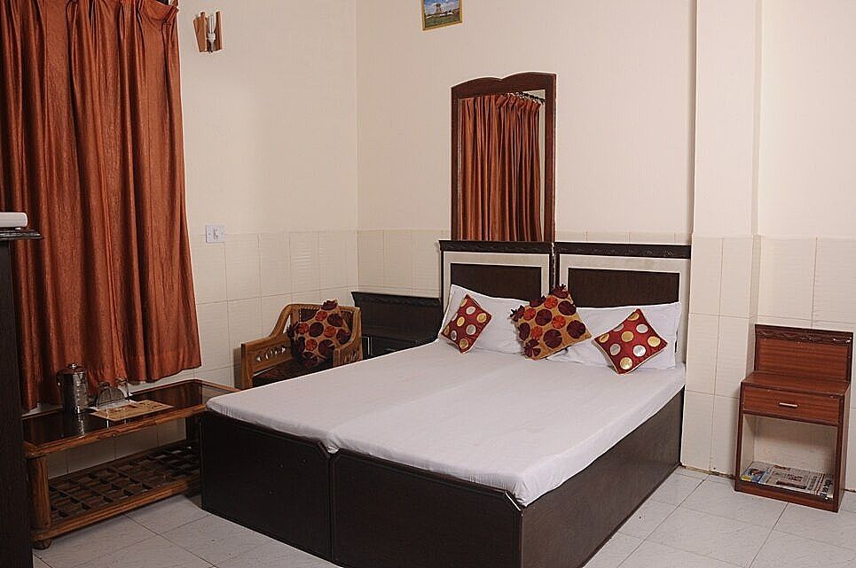 FabHotel Surya Palace 1 Deluxe Room