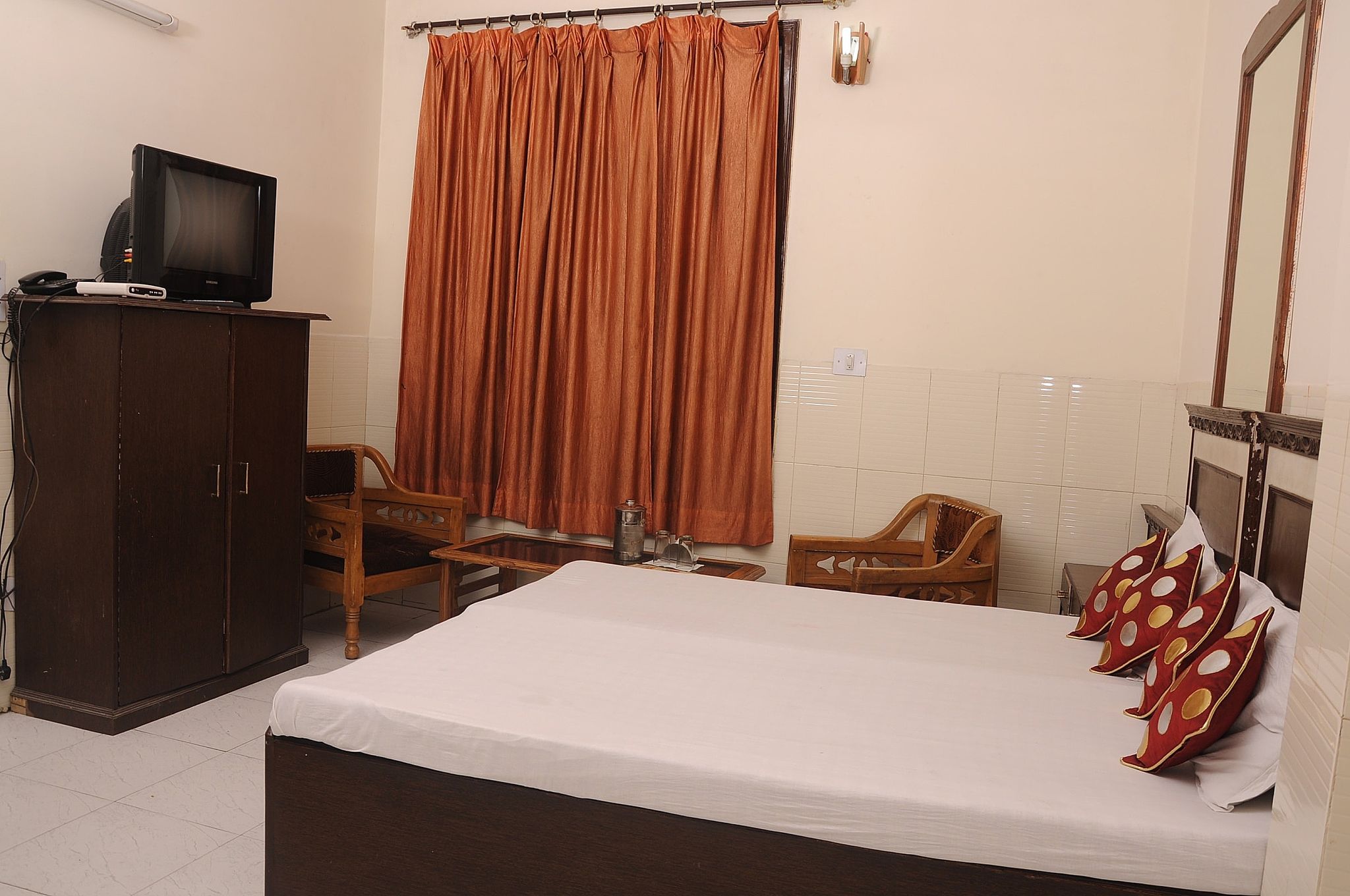 FabHotel Surya Palace 1 Deluxe Room 6