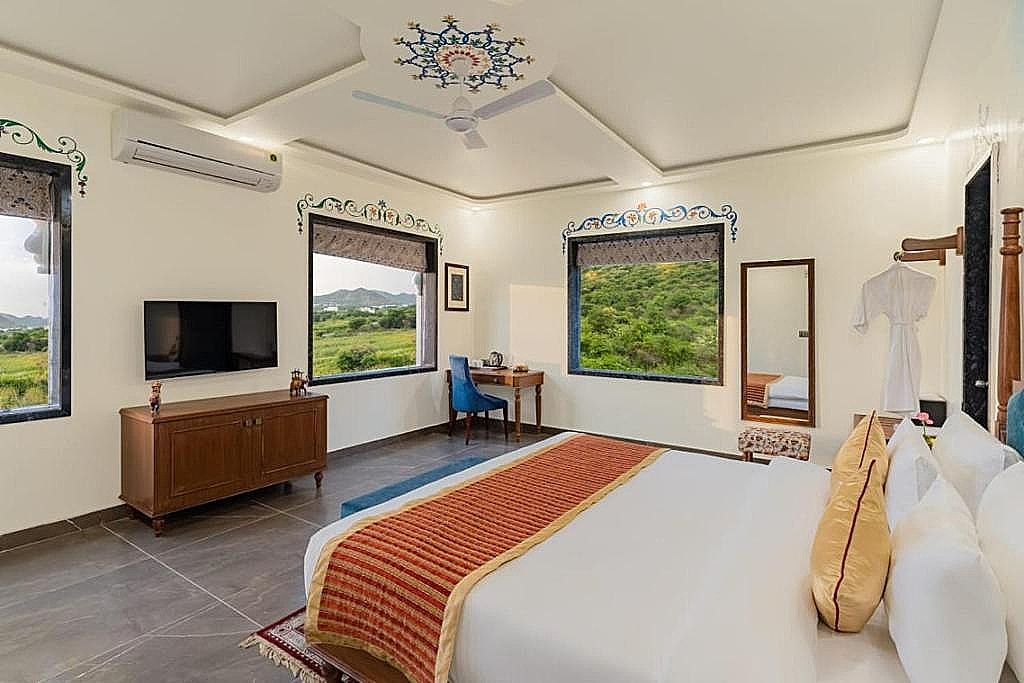 Traavista Aravali Mahal - Luxury Lake View Heritage Resort  Deluxe Room 3