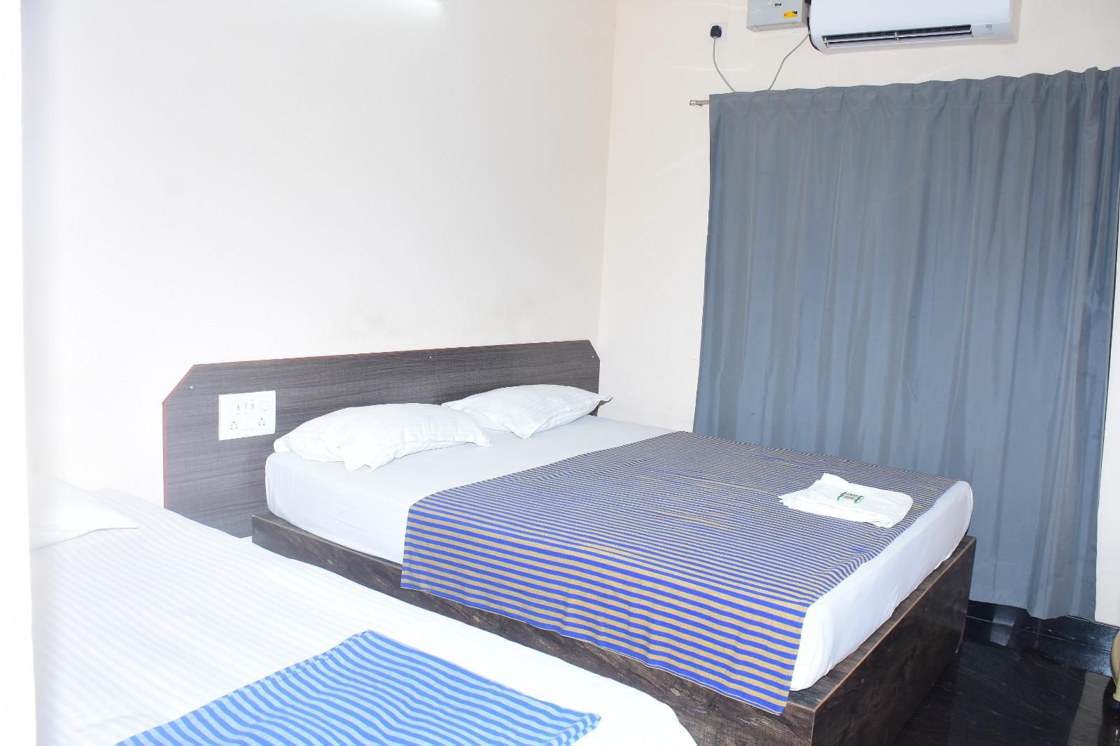 HOTEL AISHWARIYAM Suite Room 4