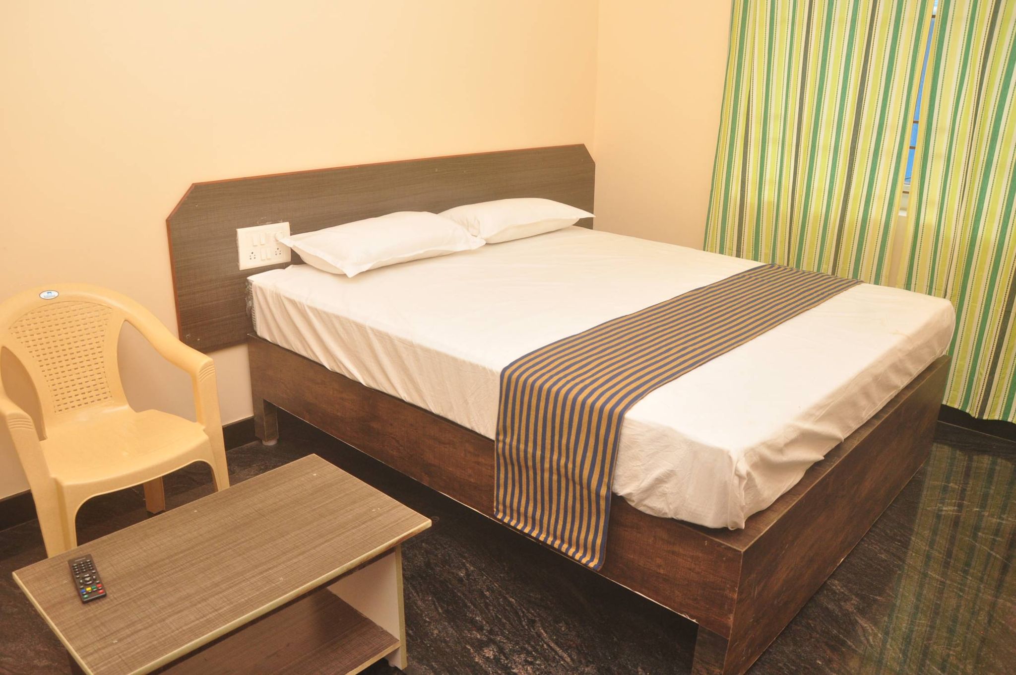 HOTEL AISHWARIYAM Suite Room 7