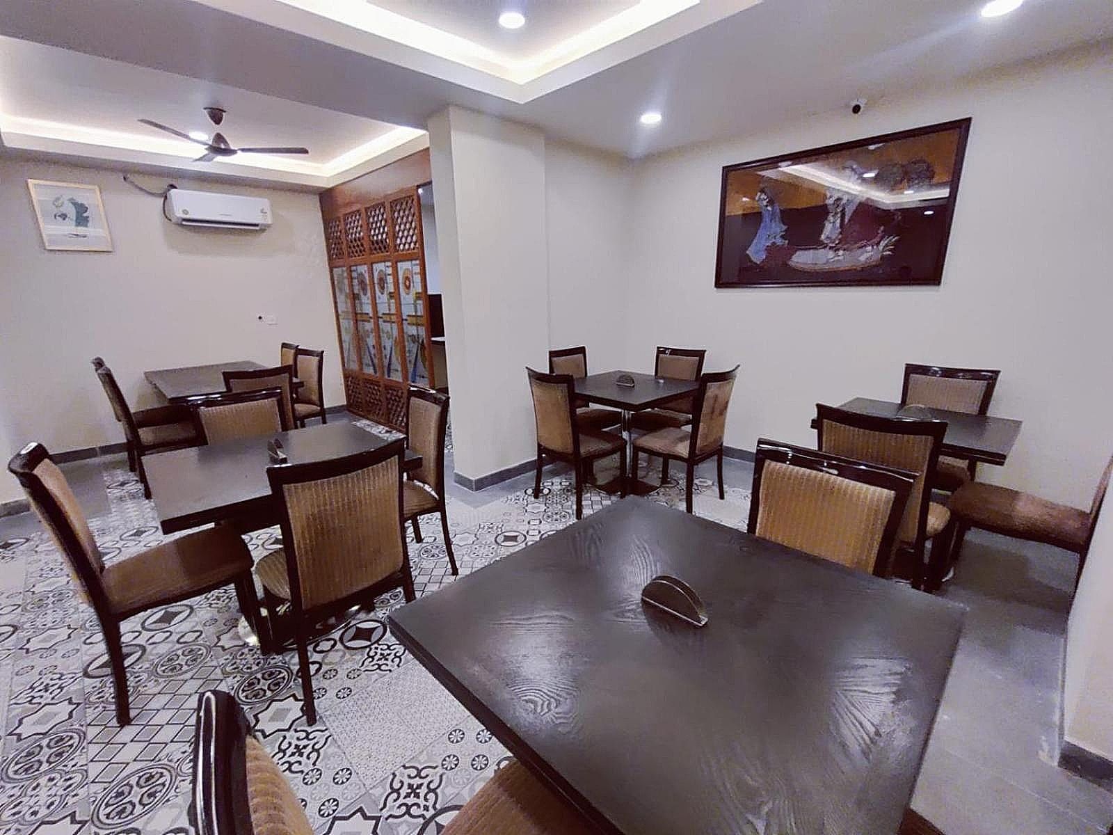 undefined Hotel The Prime 8