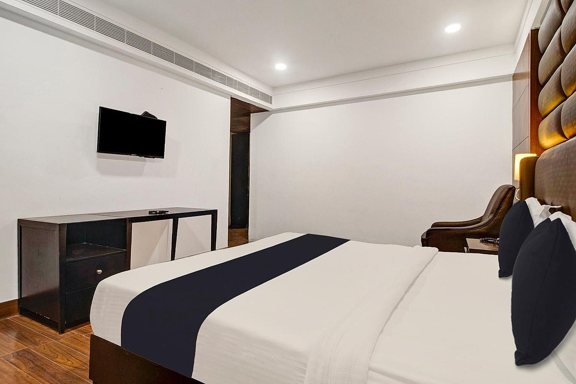 undefined Hotel Grand Himayat 10