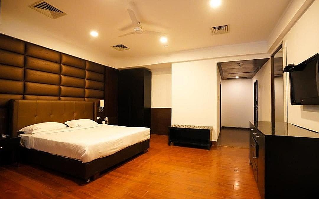 undefined Hotel Grand Himayat 8
