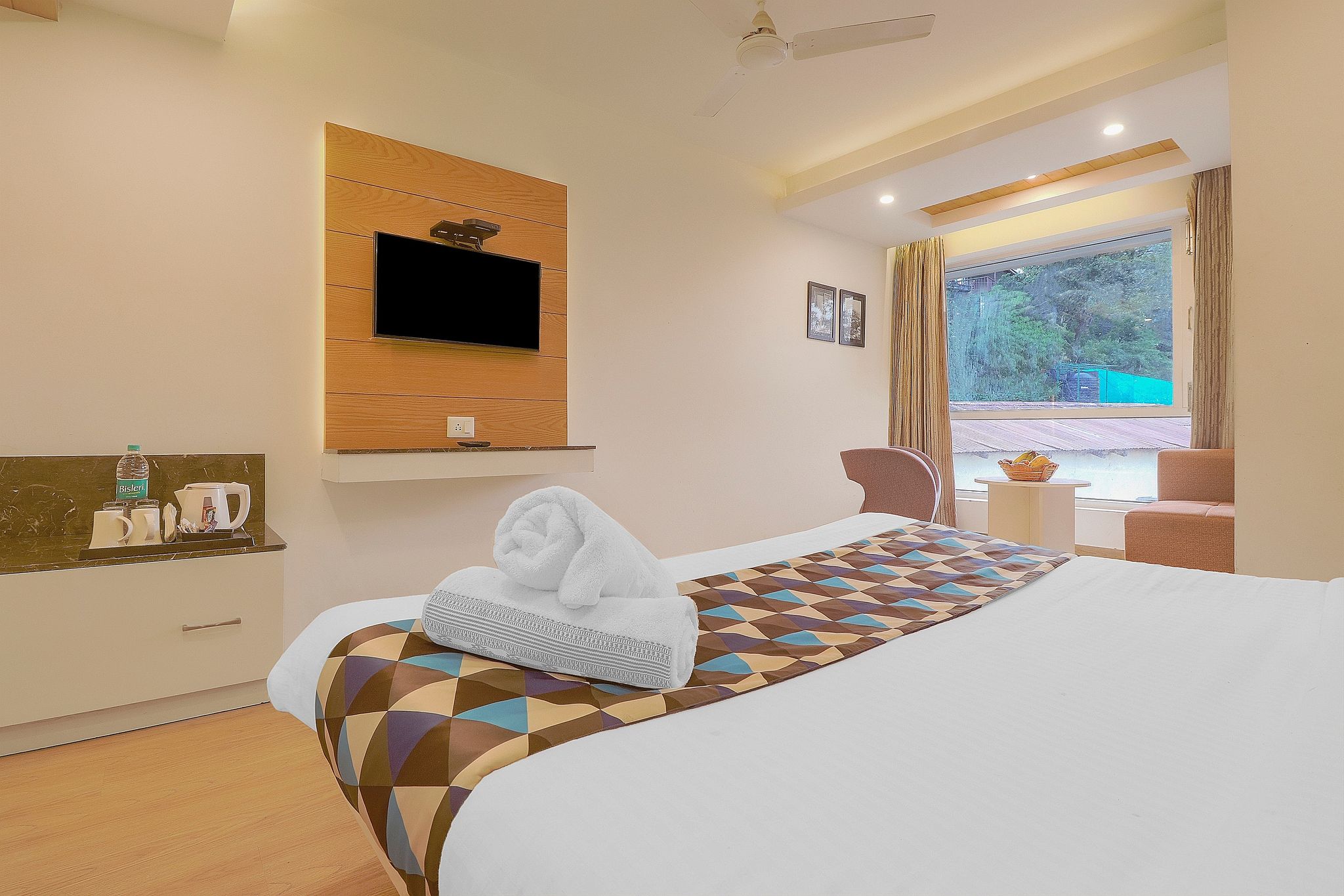 Executive Room with Balcony and Valley View