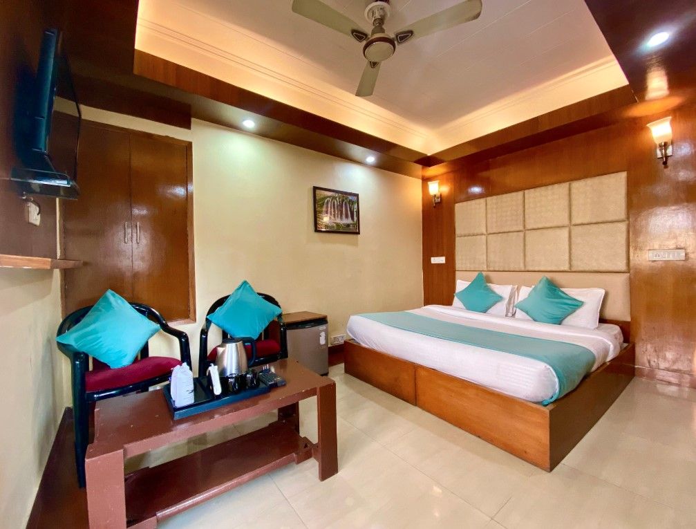 undefined Hotel Mall road 4