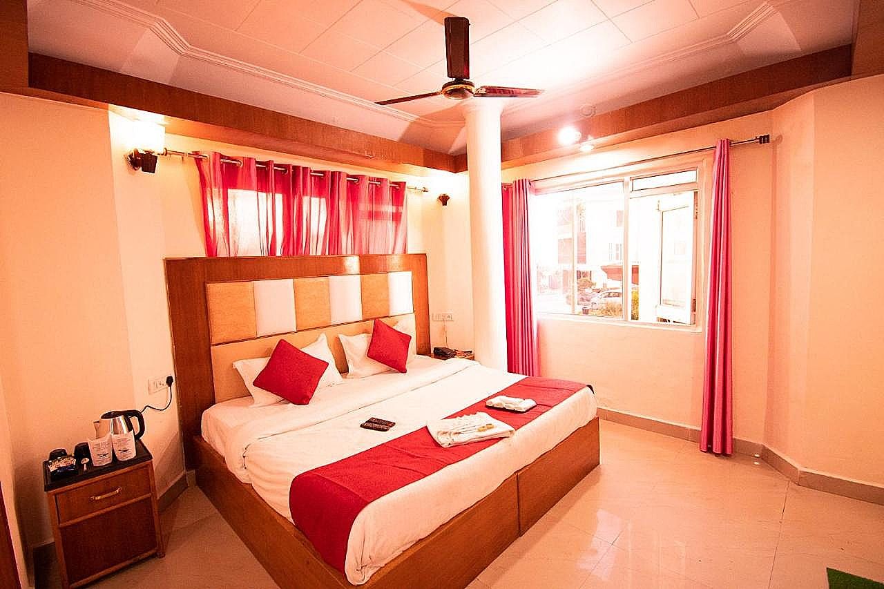 undefined Hotel Mall road 5