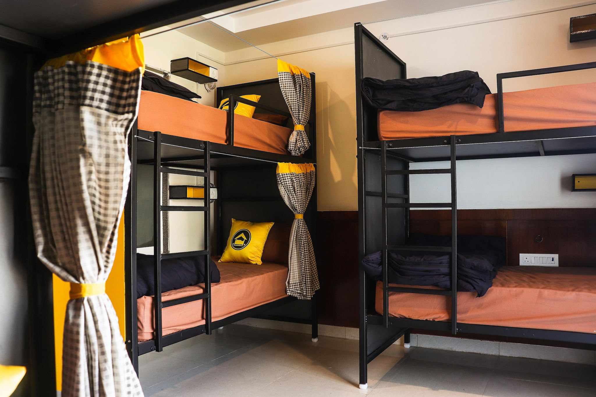Bed in 6 Bed Mixed Dormitory with Balcony
