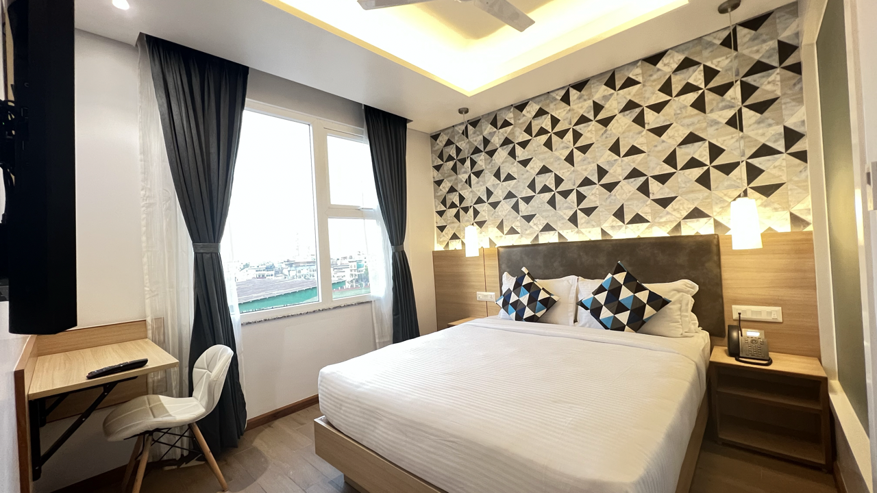 Aurora Boutique Hotel Imphal Deluxe queen 3
