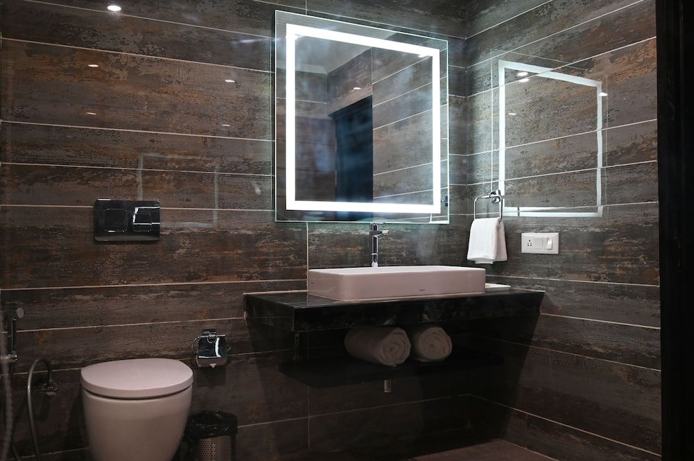 juSTa Cliffend Resort & Spa, Mashobra Villa  Private Balcony 12