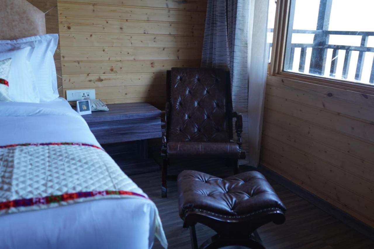 juSTa Cliffend Resort & Spa, Mashobra Deluxe Room with Private Balcony 7