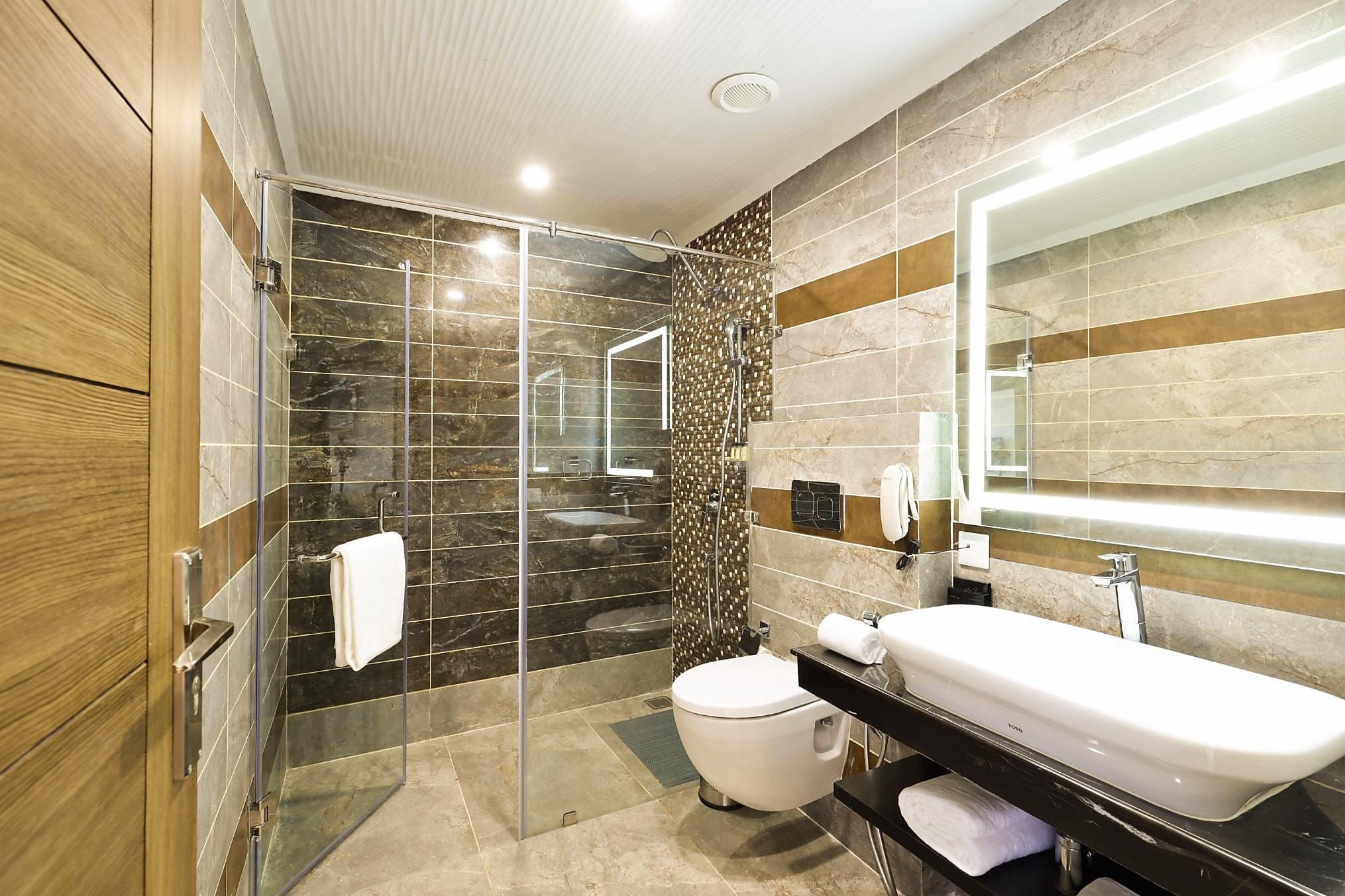 juSTa Cliffend Resort & Spa, Mashobra Deluxe Room with Private Balcony 5