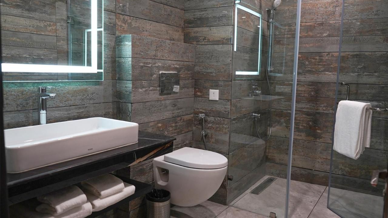juSTa Cliffend Resort & Spa, Mashobra Villa  Private Balcony 10