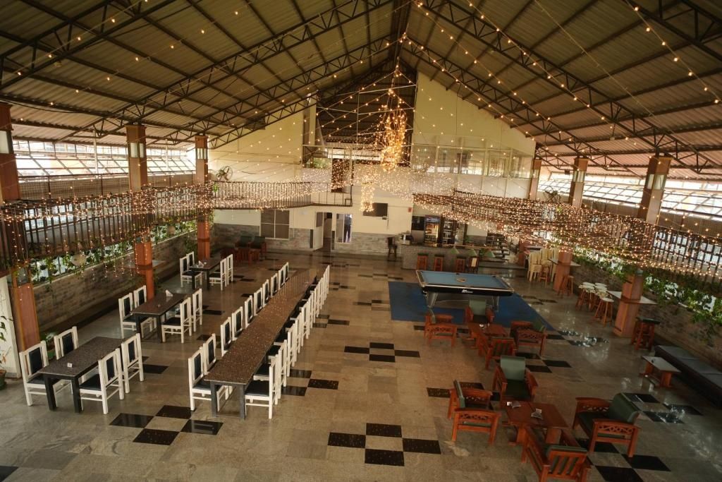 Food & Dining