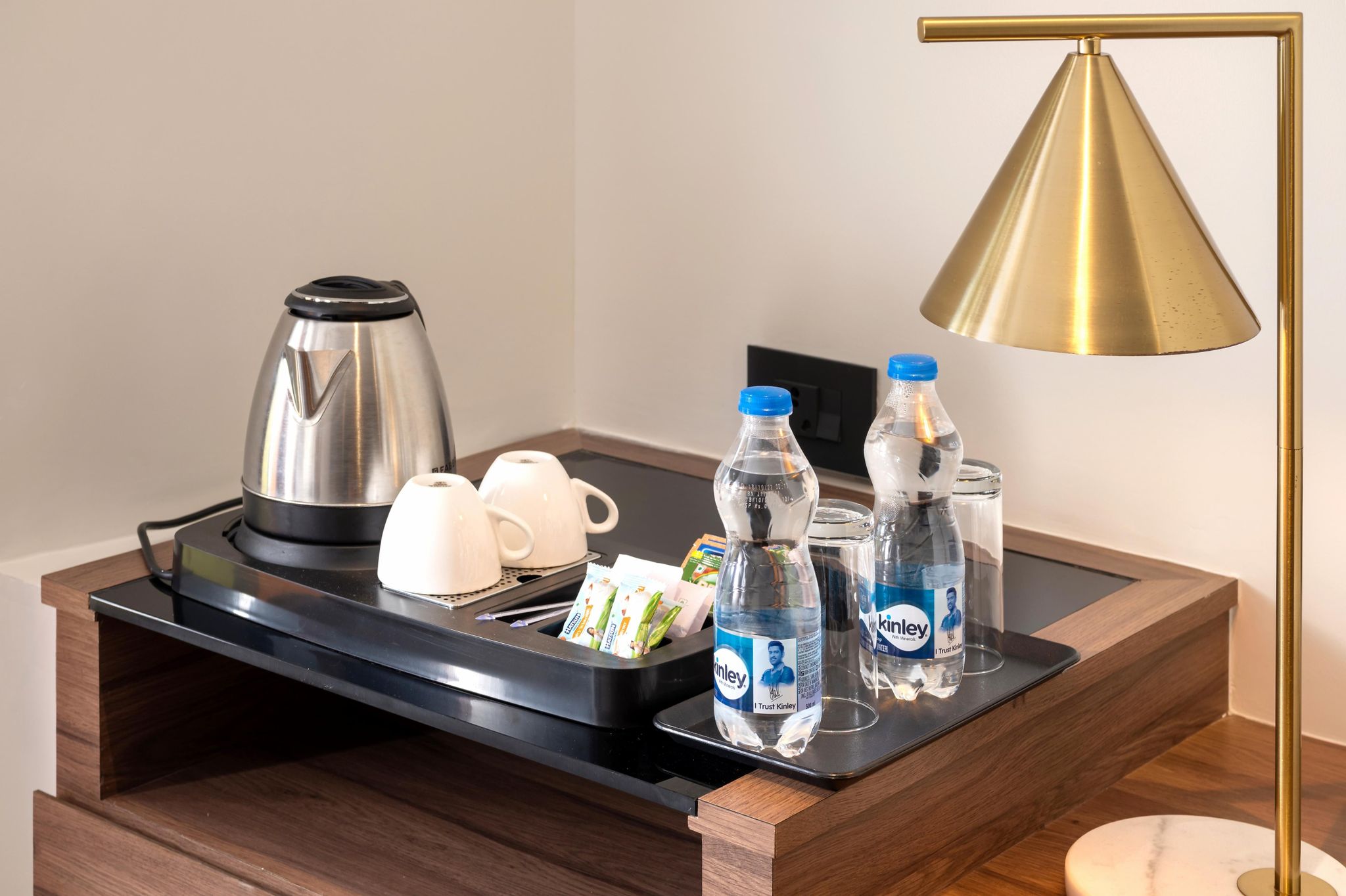 Crystal Suites Deluxe Double Room 6