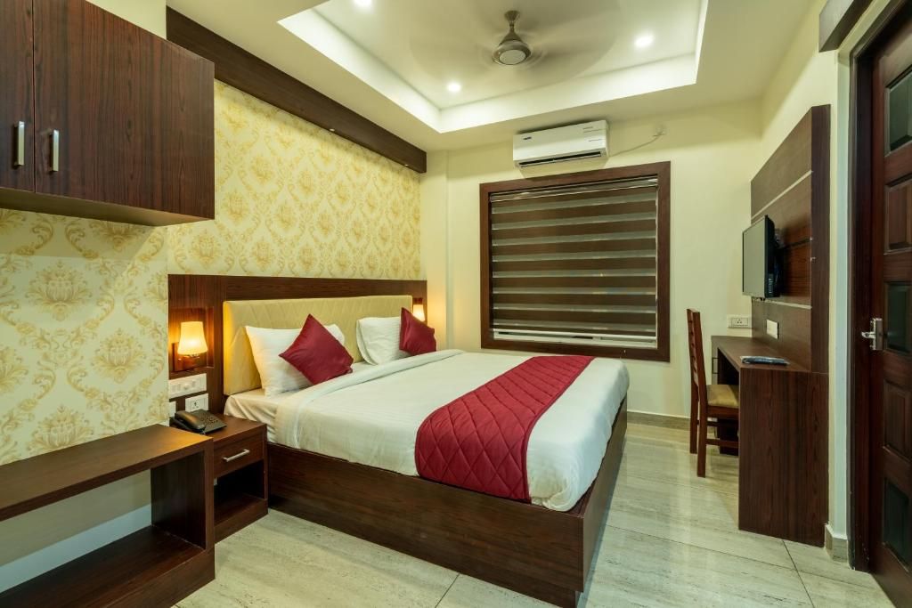 Daan Regency Deluxe Double Room 3