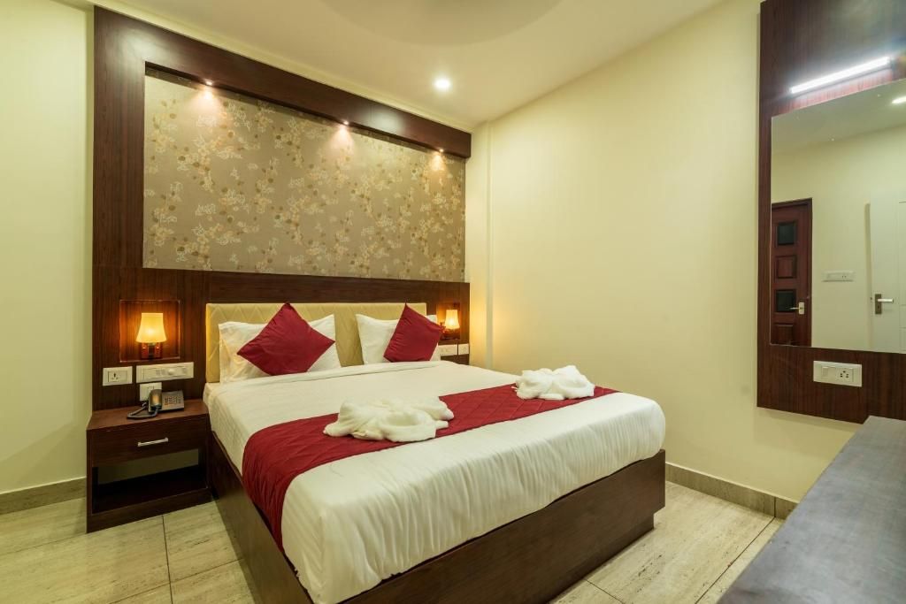 Daan Regency Deluxe Double Room 2