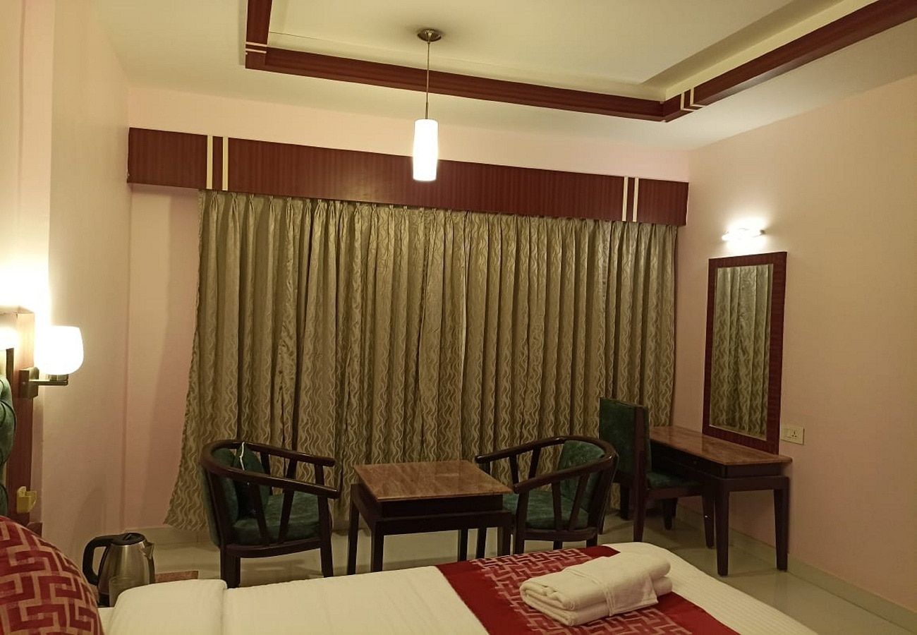 Daffodil Inn Deluxe room 6