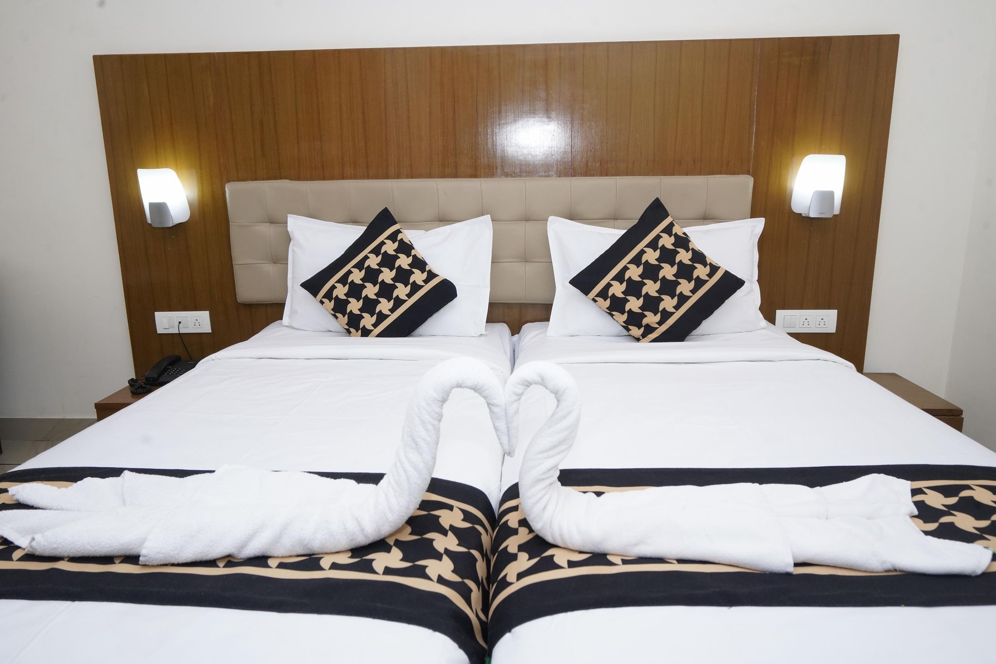 TETRAD HOTELS Standard Double Room 6
