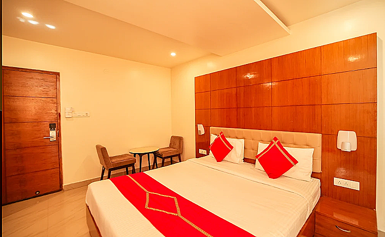 TETRAD HOTELS Standard Double Room