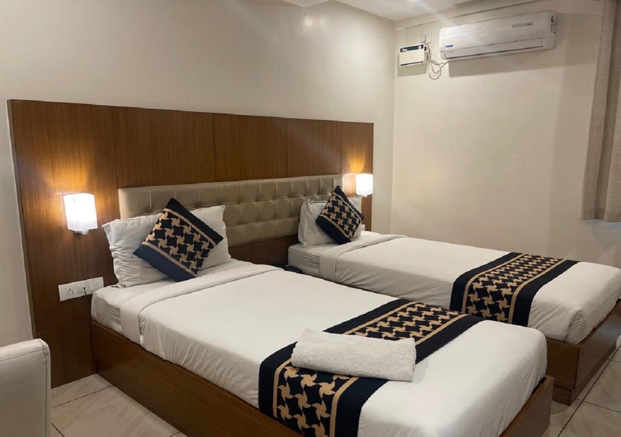 TETRAD HOTELS Standard Double Room 3