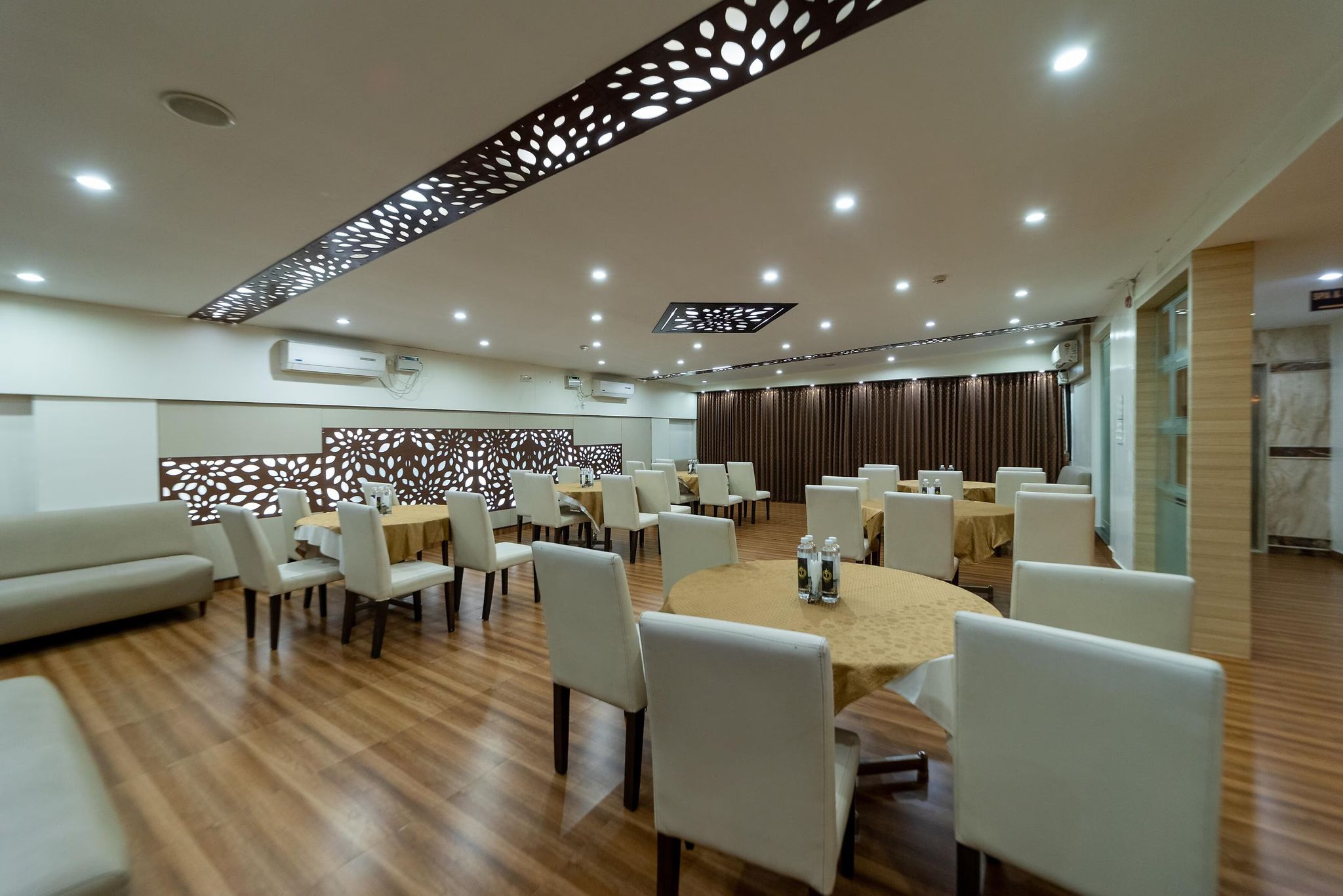 undefined TETRAD HOTELS 5