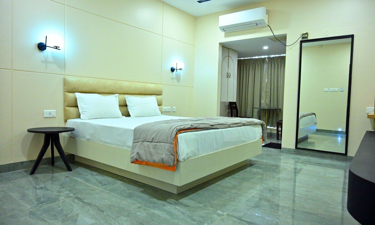 undefined Eden Roc 10