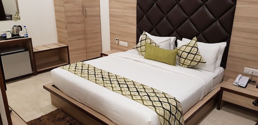 Hotel Kingsway Deluxe Room 5