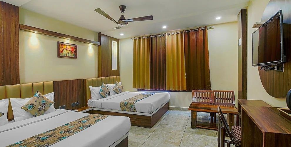 undefined Hotel Crown 2