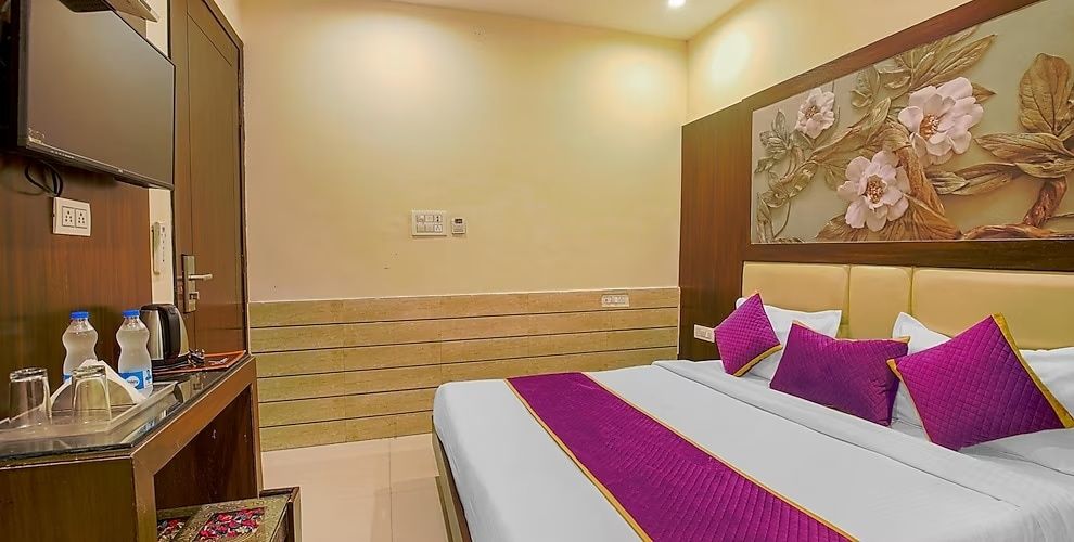 undefined Hotel Crown 6