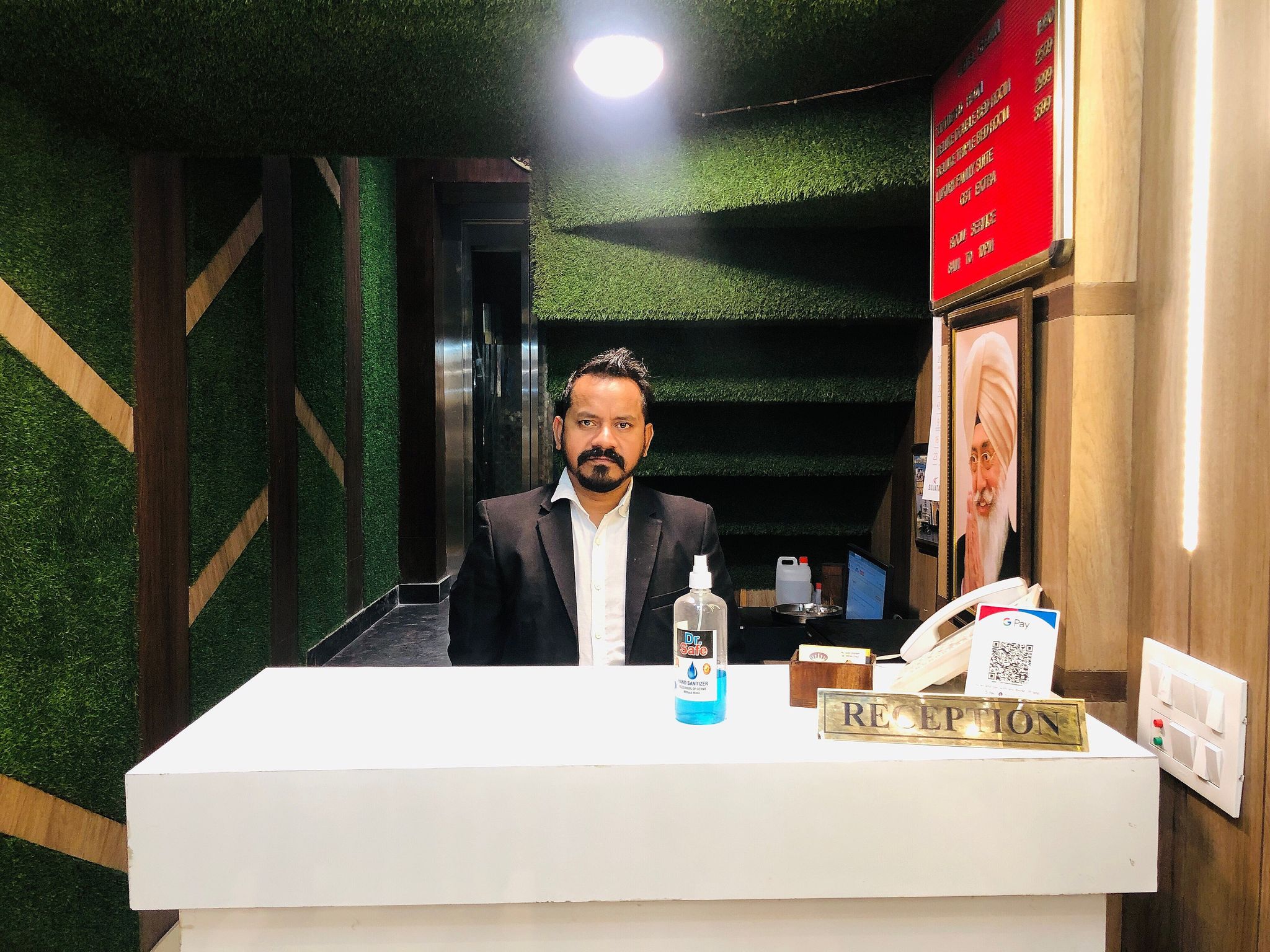 undefined Hotel Crown 10