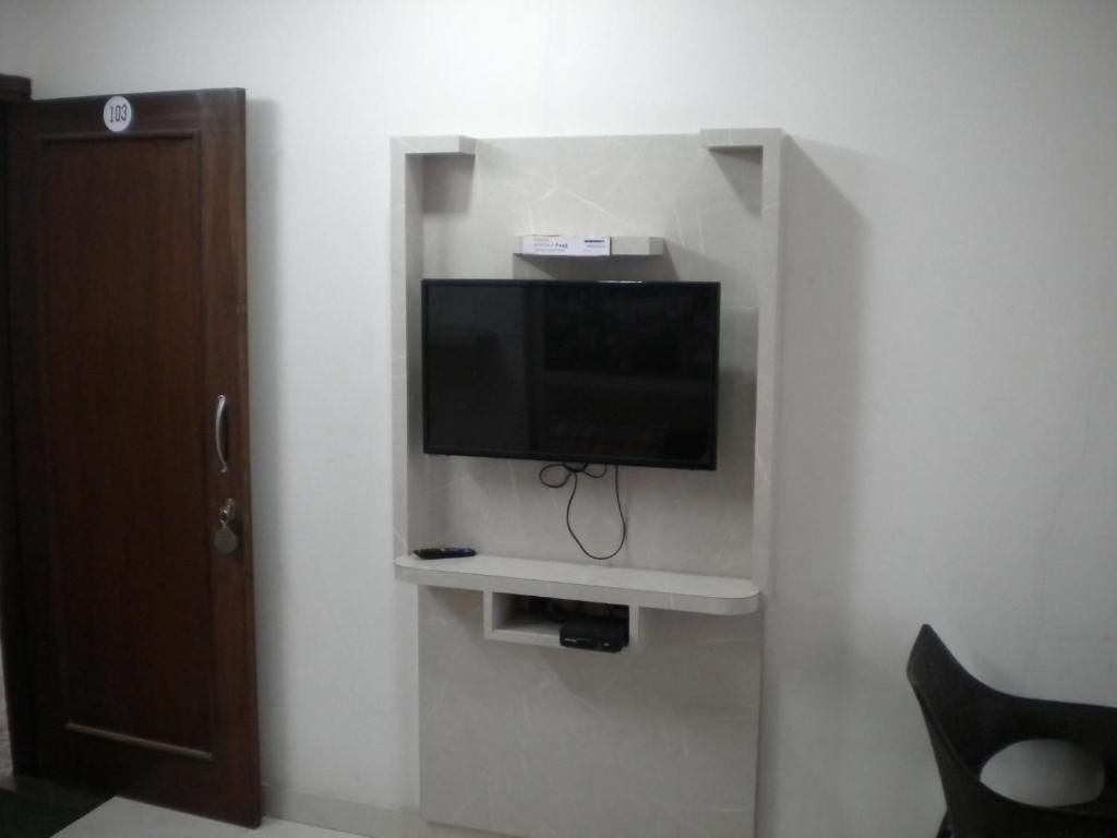 Hotel RJ Haveli Deluxe Room 8