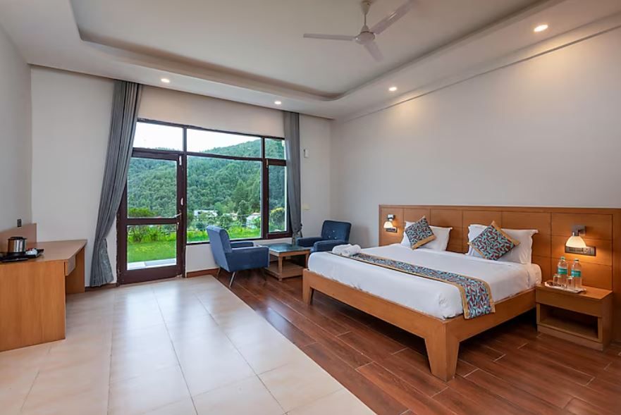 Ayali Fernhill Resort Chail Premium Valley View Room 2