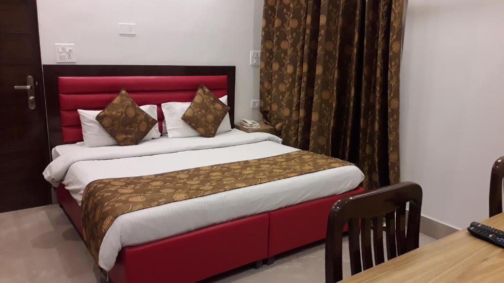 Hotel Guru Surbhi Deluxe Room 5