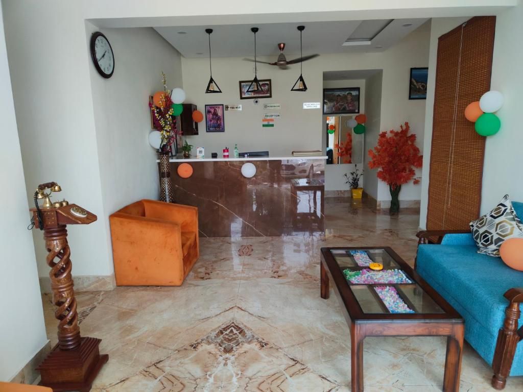 Hotel Guru Surbhi Deluxe Room 9