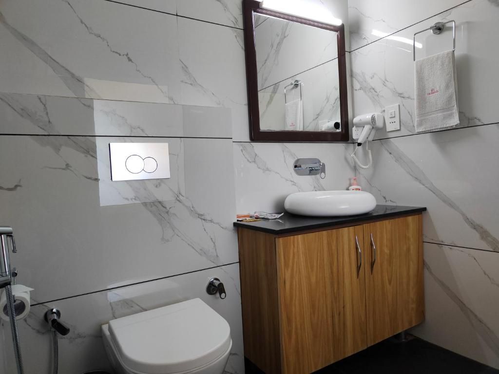 Hotel Guru Surbhi Premium Room 16